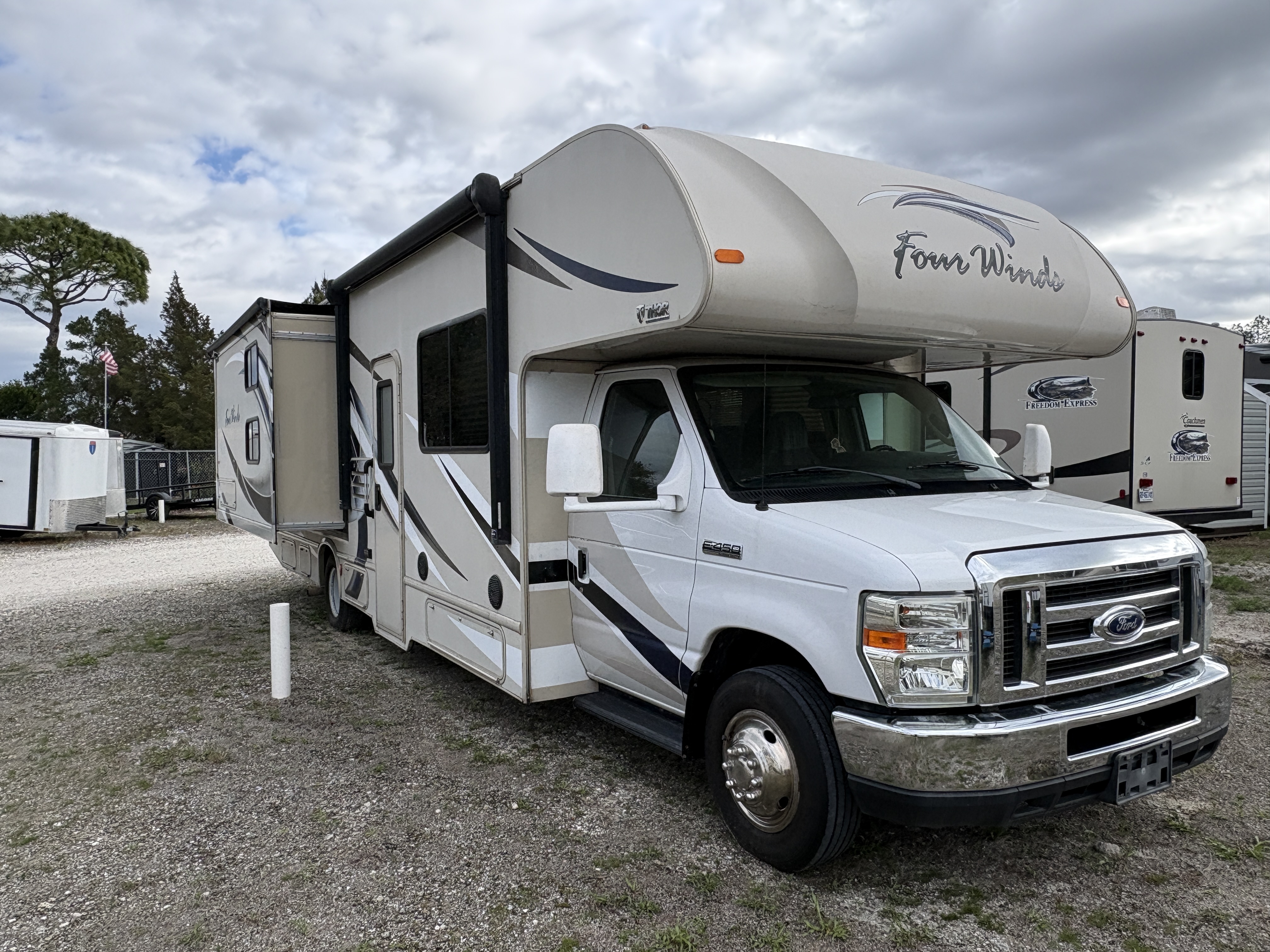2018 Thor Motor Coach FOUR WINDS 30D in homer AK