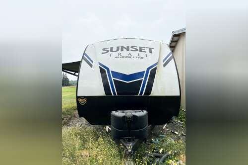 2021 Crossroads SUNSET TRAIL SUPER LITE 330BH in onalaska WA