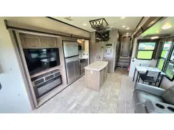 2018 K-Z Durango Gold 382MBQ