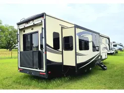 2018 K-Z Durango Gold 382MBQ