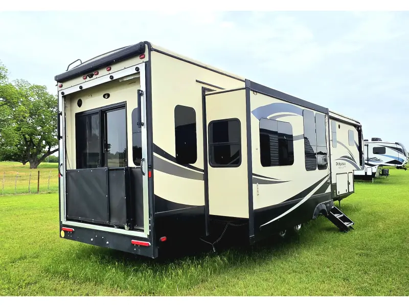 2018 K-Z Durango Gold 382MBQ