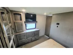 2018 K-Z Durango Gold 382MBQ