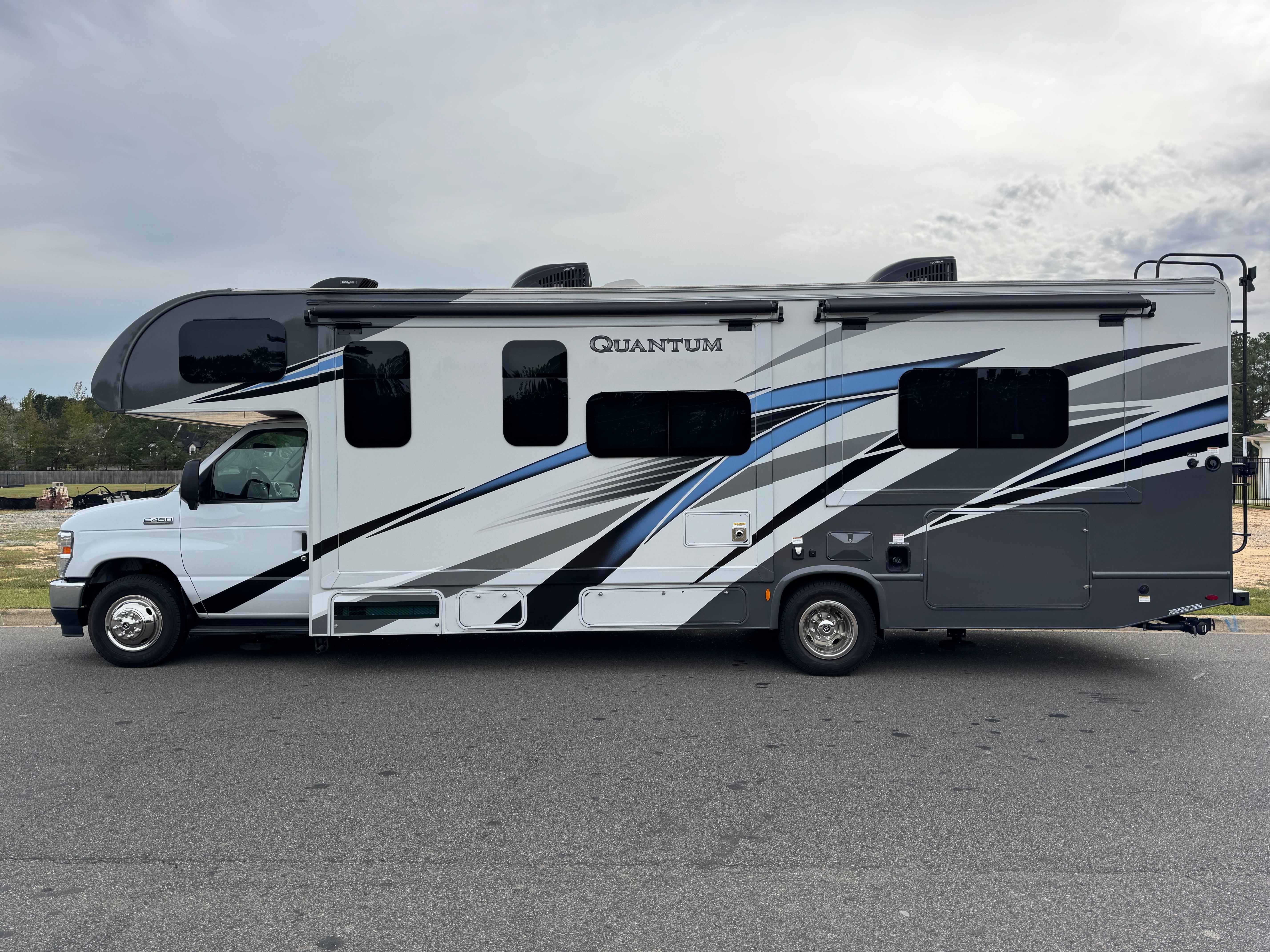 2023 Thor Motor Coach QUANTUM KW29 RV