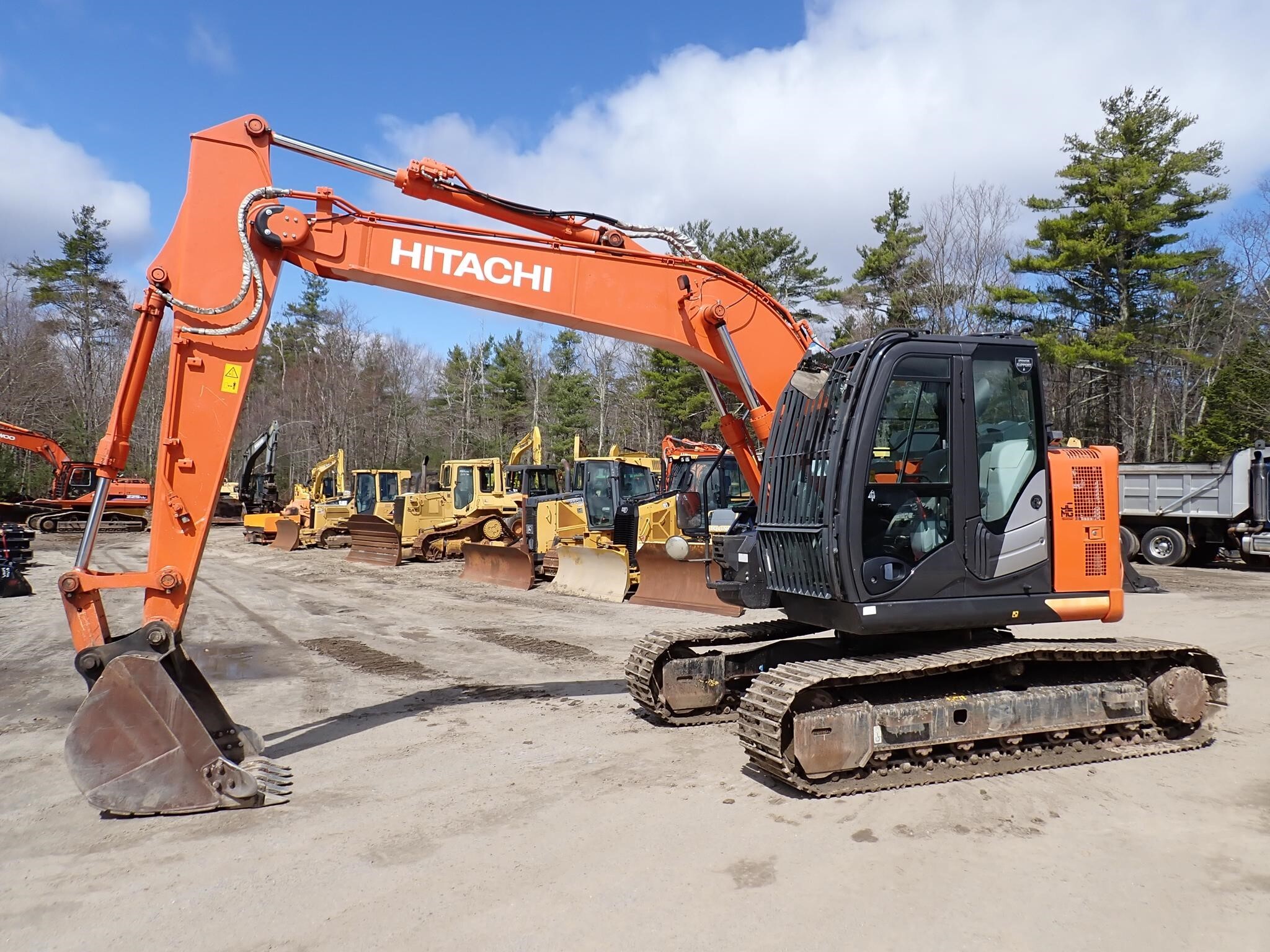 Hitachi Excavators Equipment listings For Sale Near Lakeland