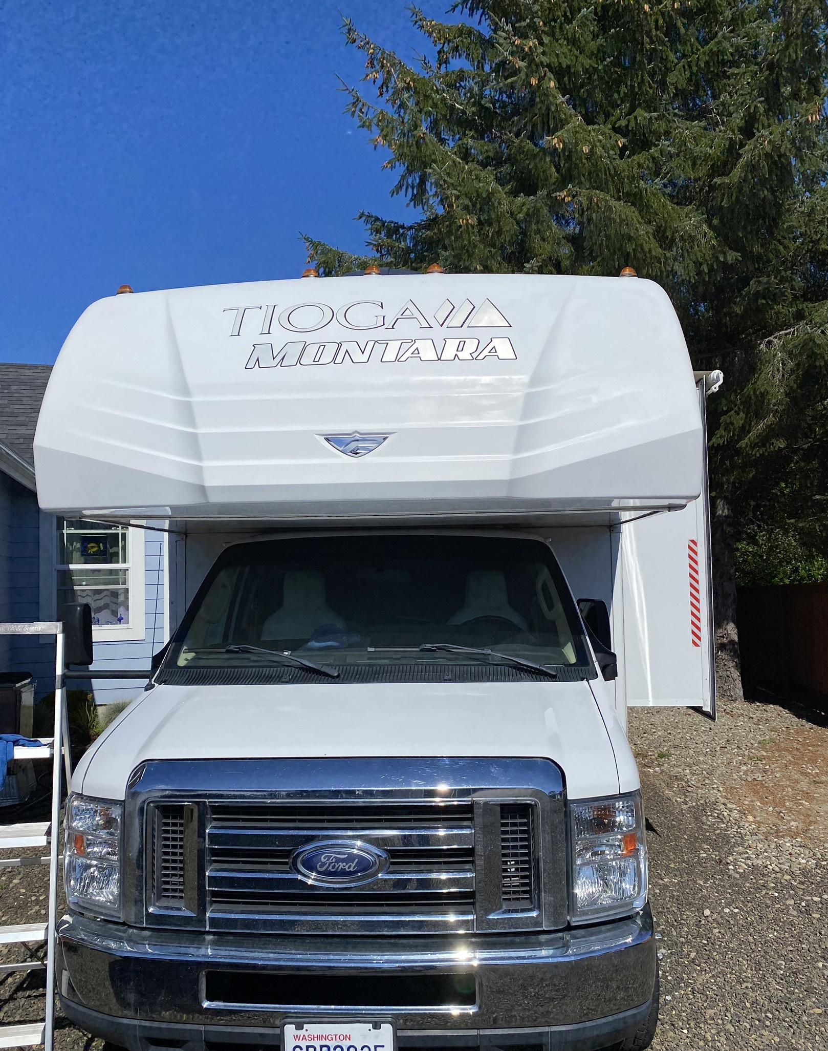 2014 Fleetwood TIOGA MONTARA 31M RV