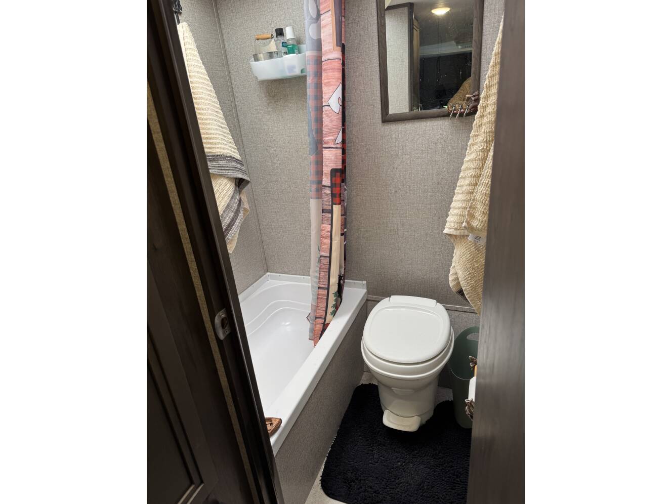 A photo of this 2020 Jayco JAY FLIGHT SLX 184BS