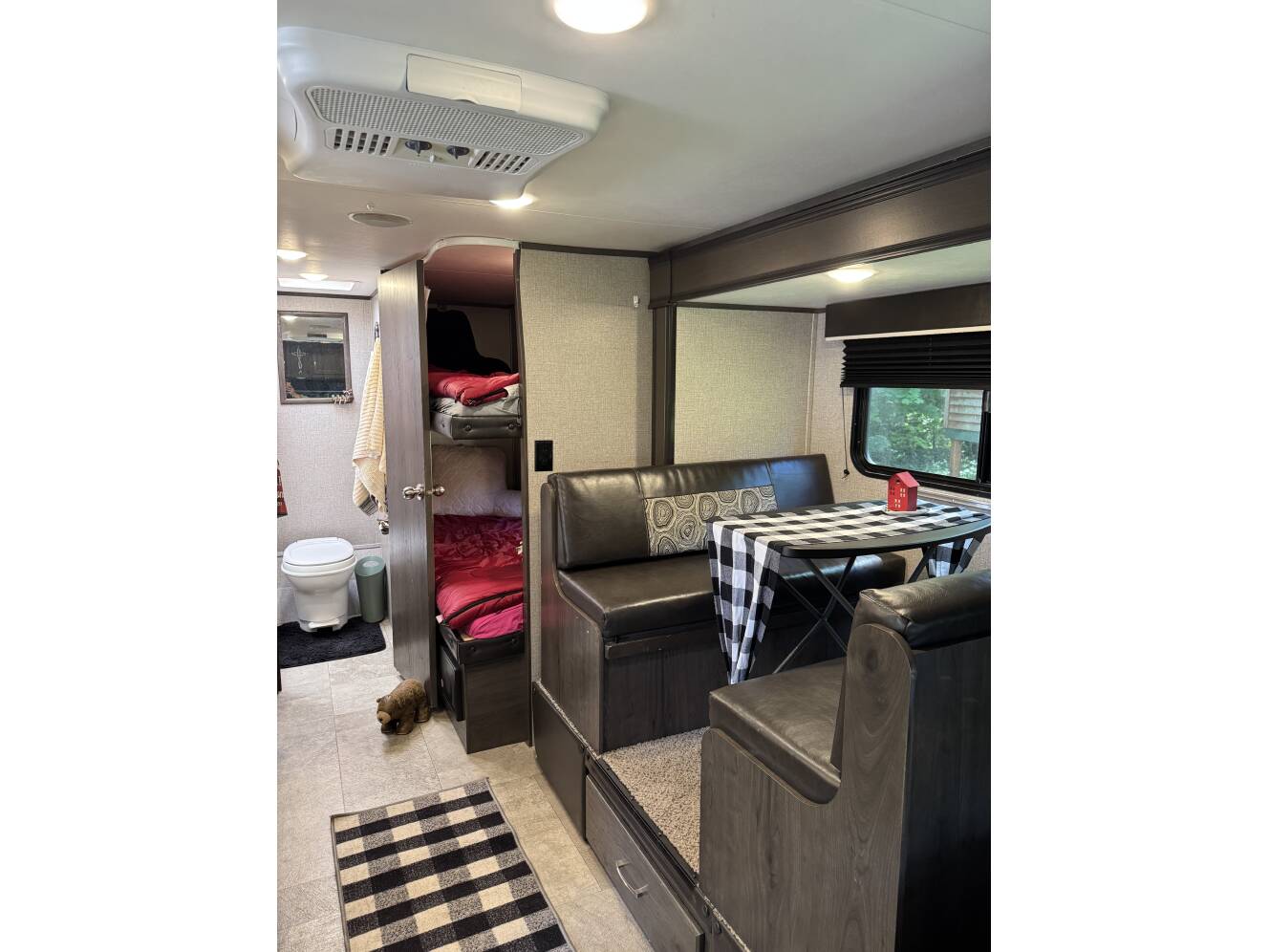 A photo of this 2020 Jayco JAY FLIGHT SLX 184BS