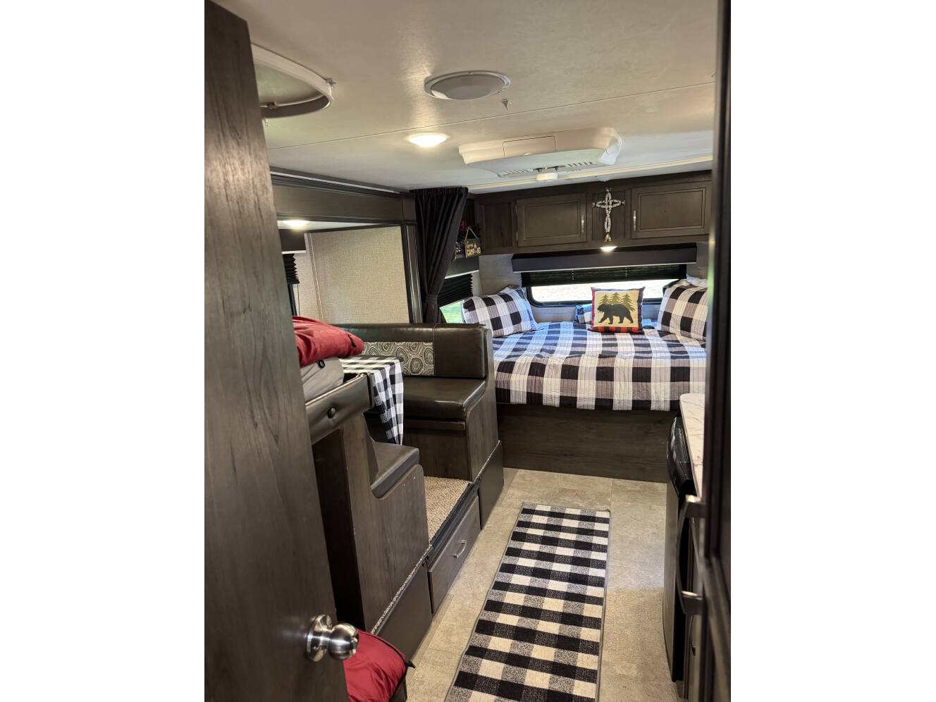 A photo of this 2020 Jayco JAY FLIGHT SLX 184BS
