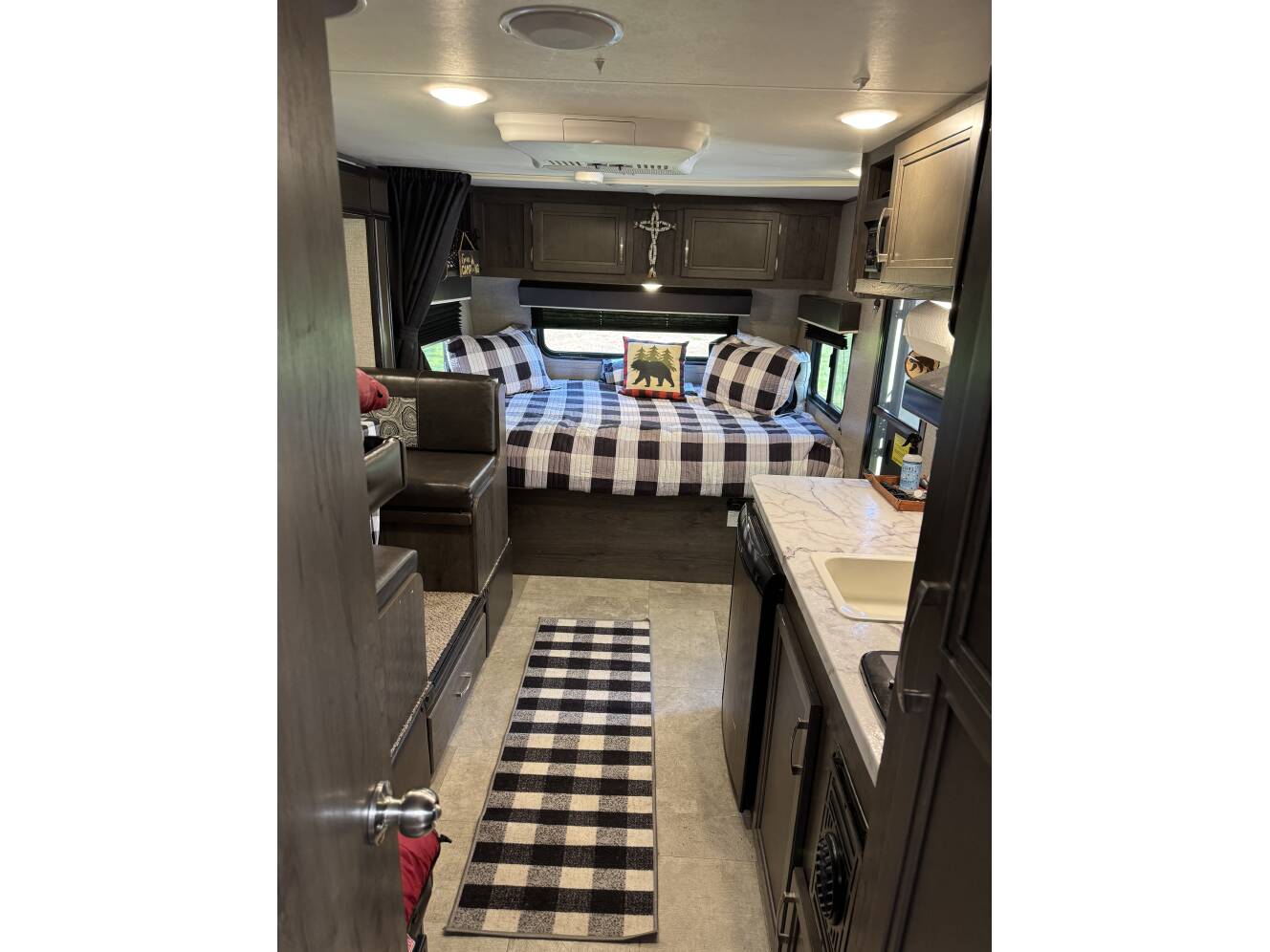 A photo of this 2020 Jayco JAY FLIGHT SLX 184BS