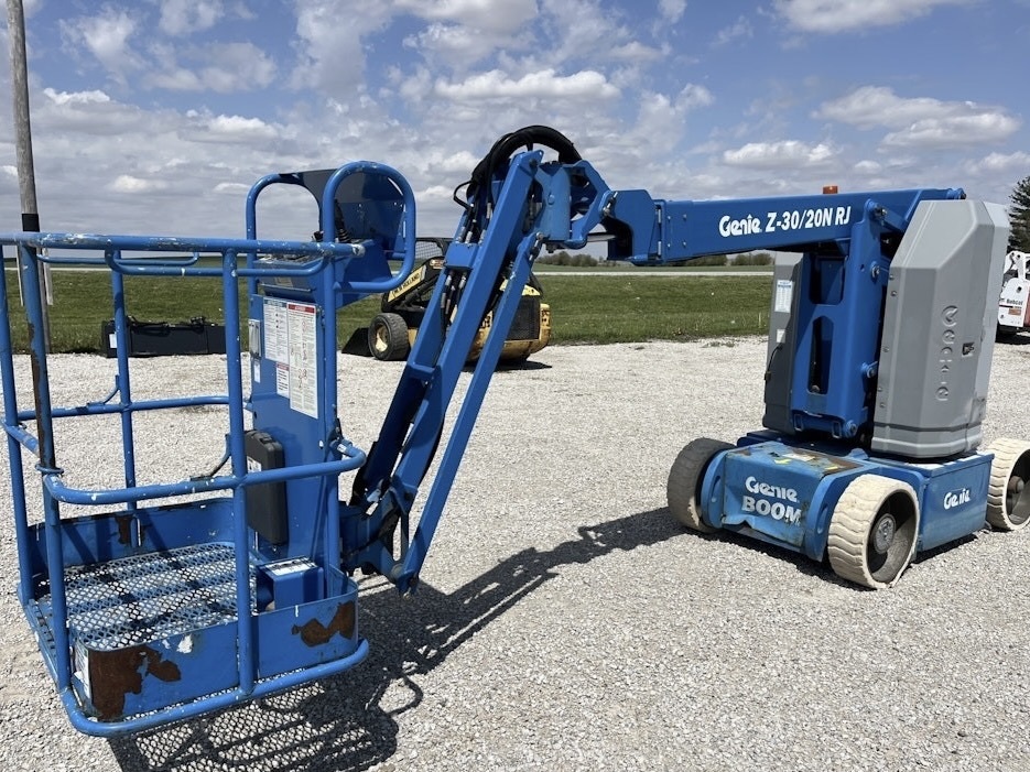 Articulated Boom Lift Equipment listings For Sale Near Grants Pass