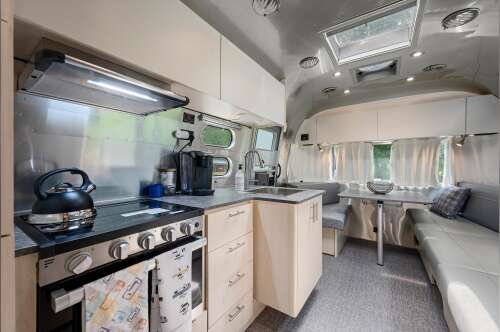 2023 Airstream FLYING CLOUD 27FB TWIN in potomac MD
