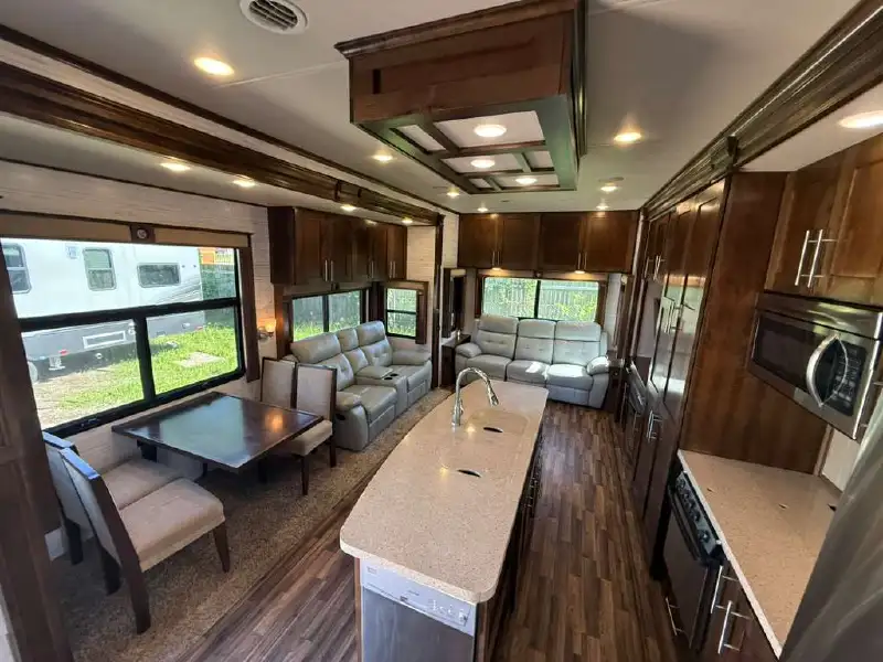 2016 VANLEIGH VILANO 365 RL