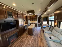 2016 VANLEIGH VILANO 365 RL