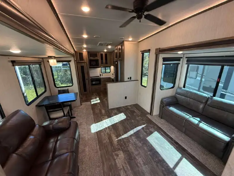 2020 FOREST RIVER SABRE 37FBT