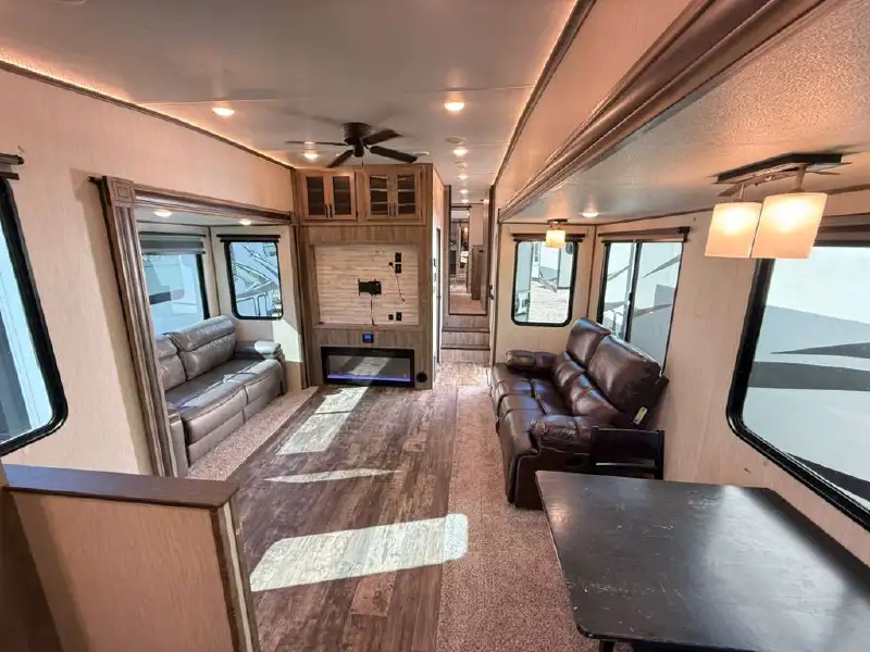 2020 FOREST RIVER SABRE 37FBT