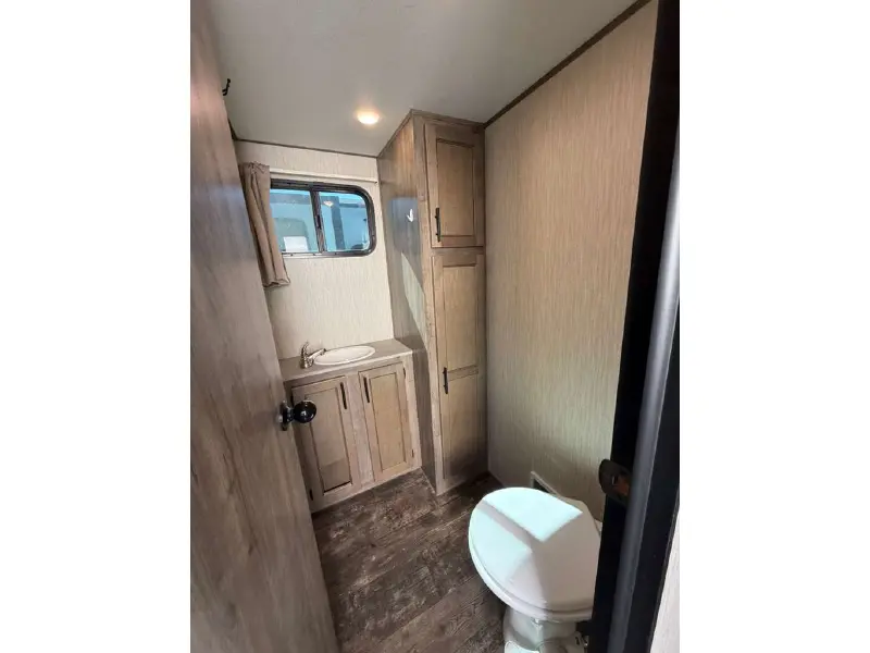 2020 FOREST RIVER SABRE 37FBT