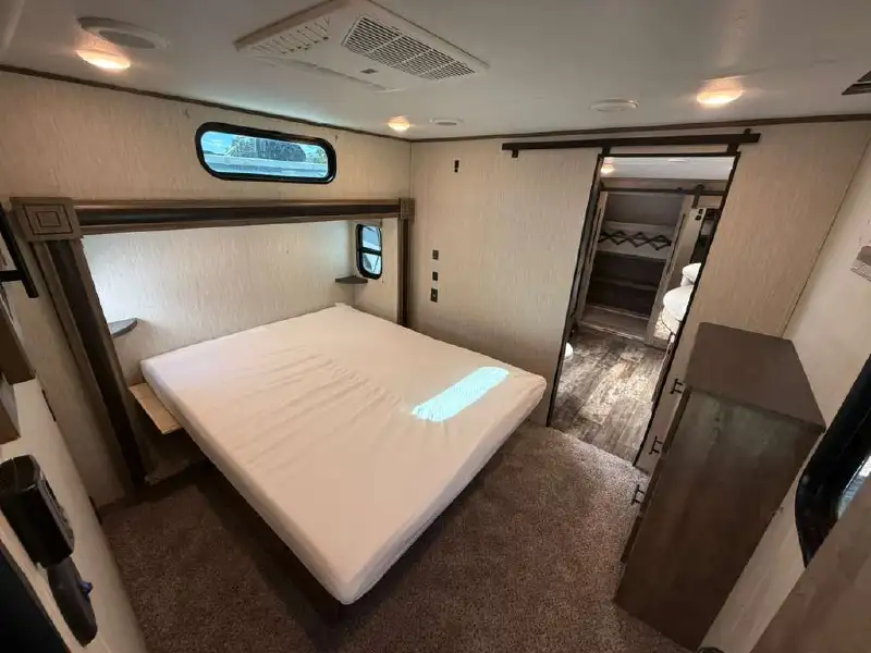 2020 FOREST RIVER SABRE 37FBT