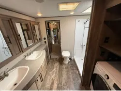 2020 FOREST RIVER SABRE 37FBT