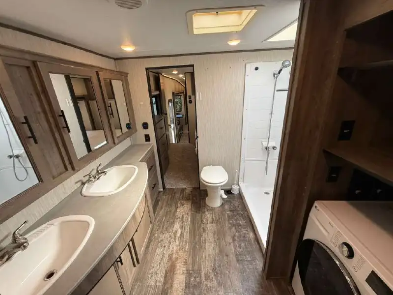 2020 FOREST RIVER SABRE 37FBT