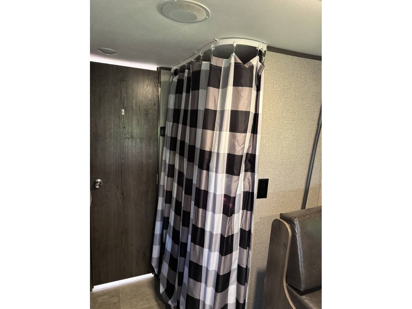 A photo of this 2020 Jayco JAY FLIGHT SLX 184BS