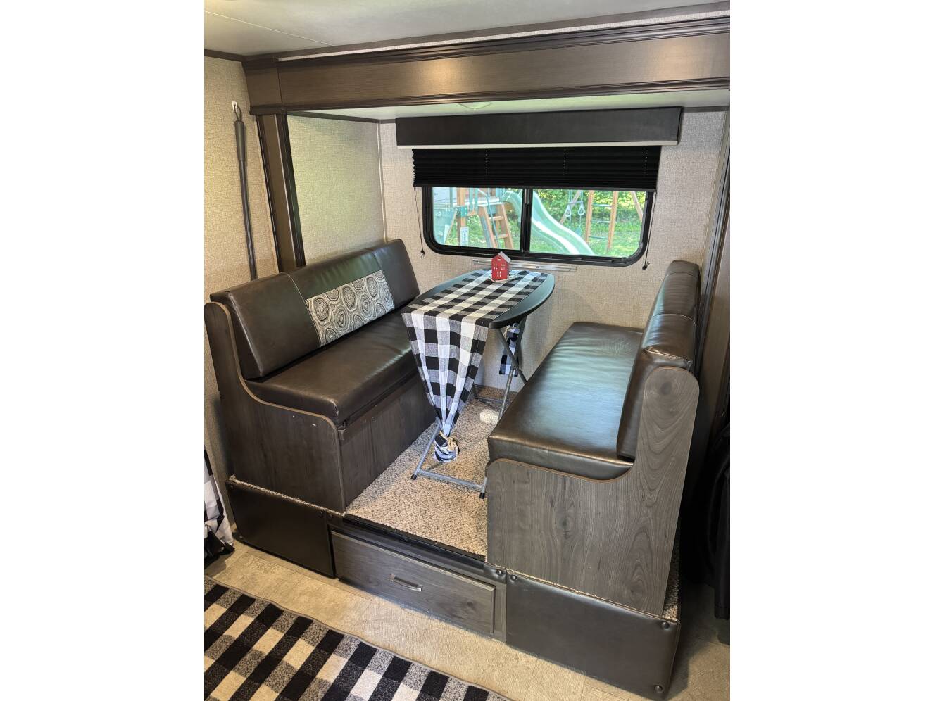 A photo of this 2020 Jayco JAY FLIGHT SLX 184BS