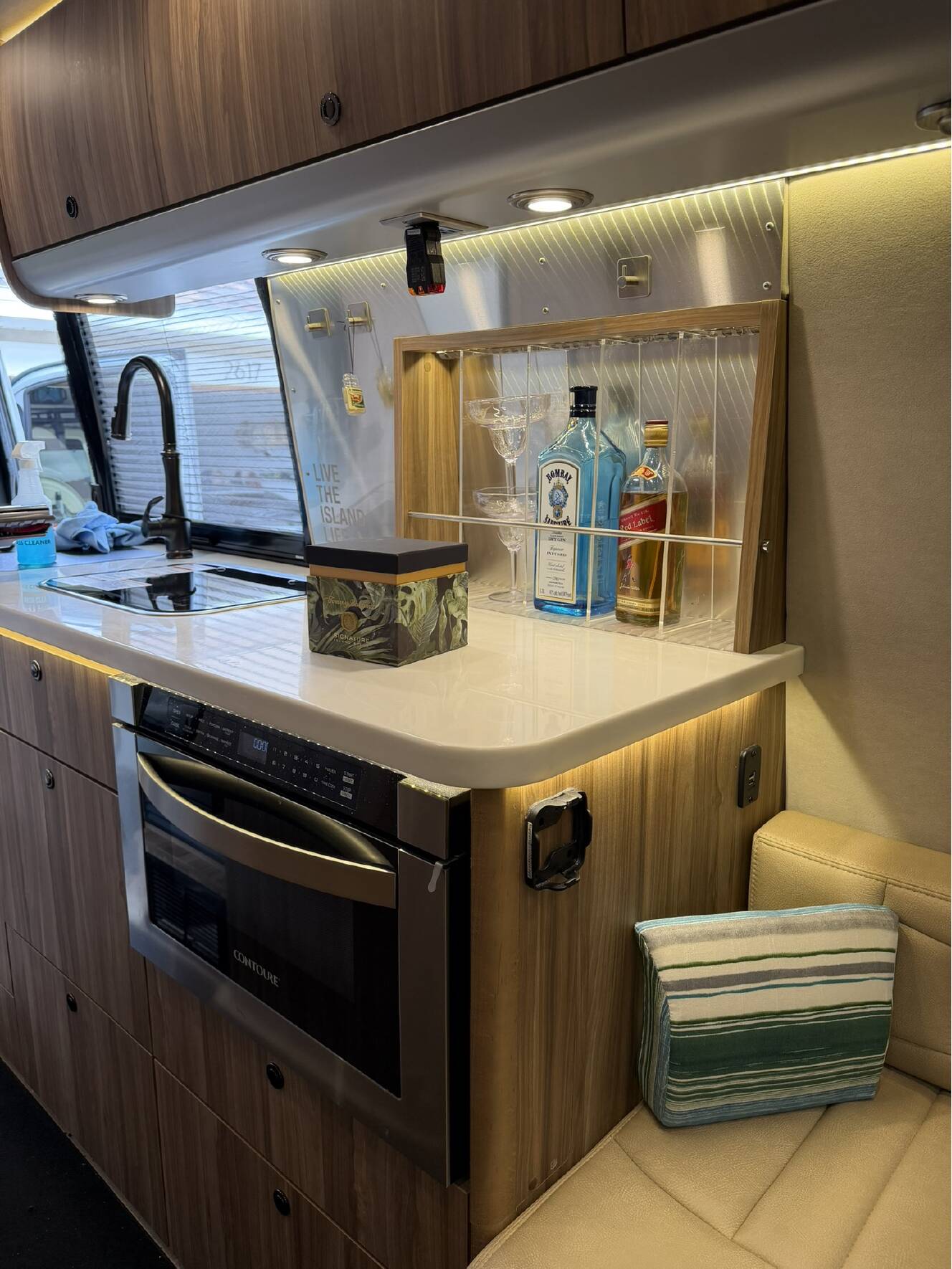 A photo of this 2022 Airstream TOMMY BAHAMA INTERSTATE GRAND TOUR