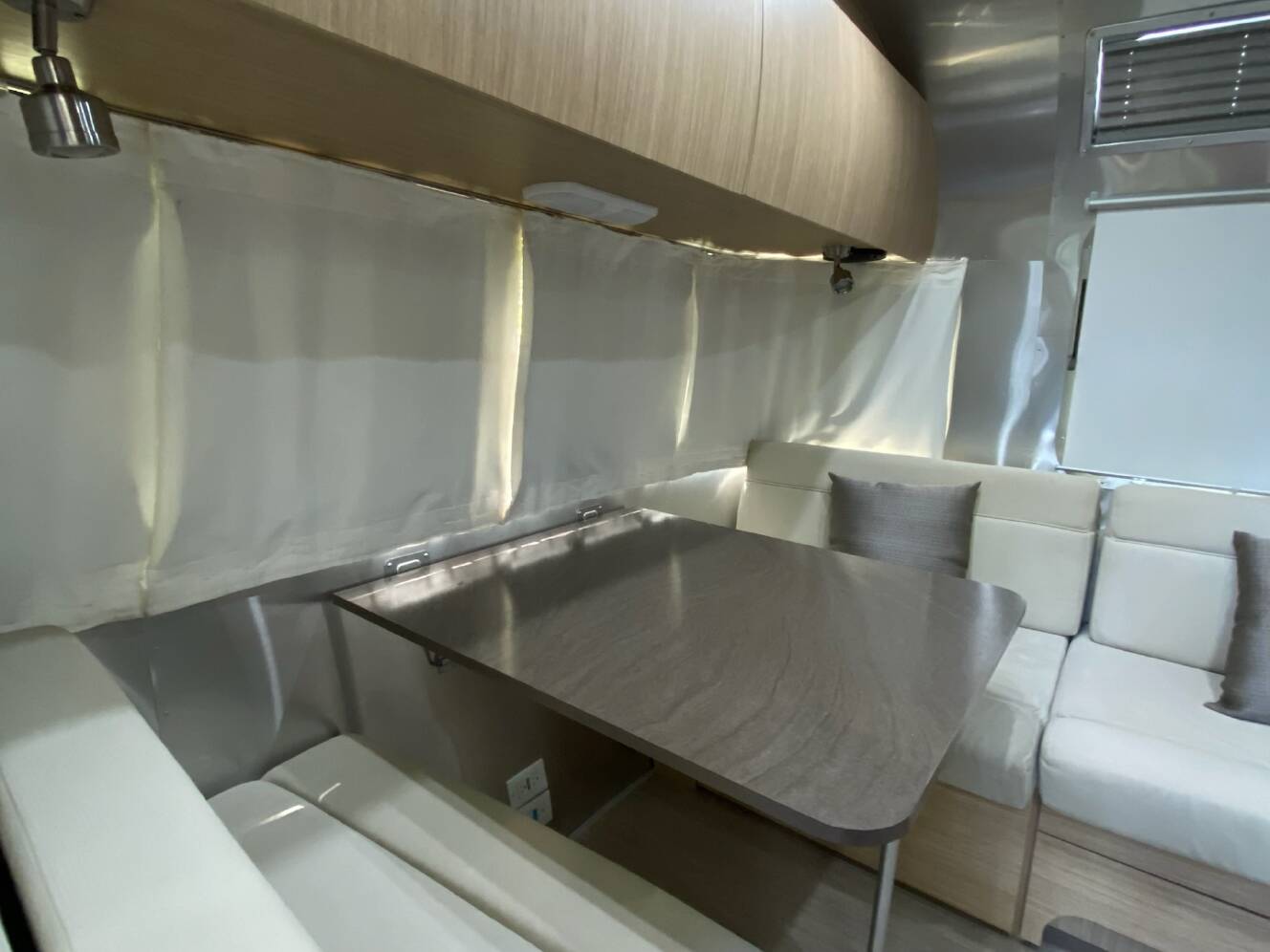 A photo of this 2017 Airstream FLYING CLOUD 23FB TWIN
