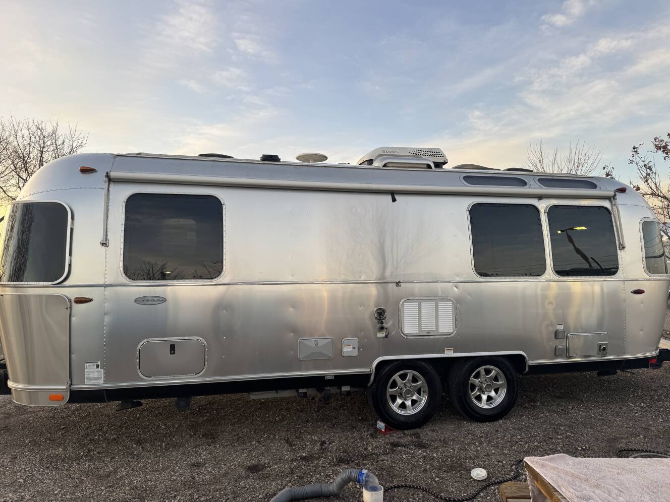 A photo of this 2017 Airstream FLYING CLOUD 23FB TWIN