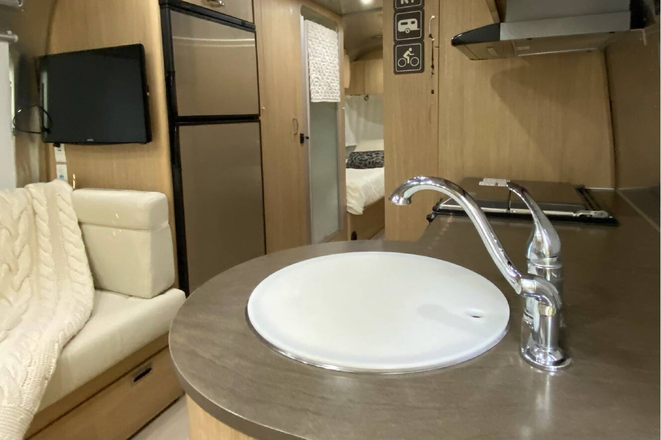 A photo of this 2017 Airstream FLYING CLOUD 23FB TWIN