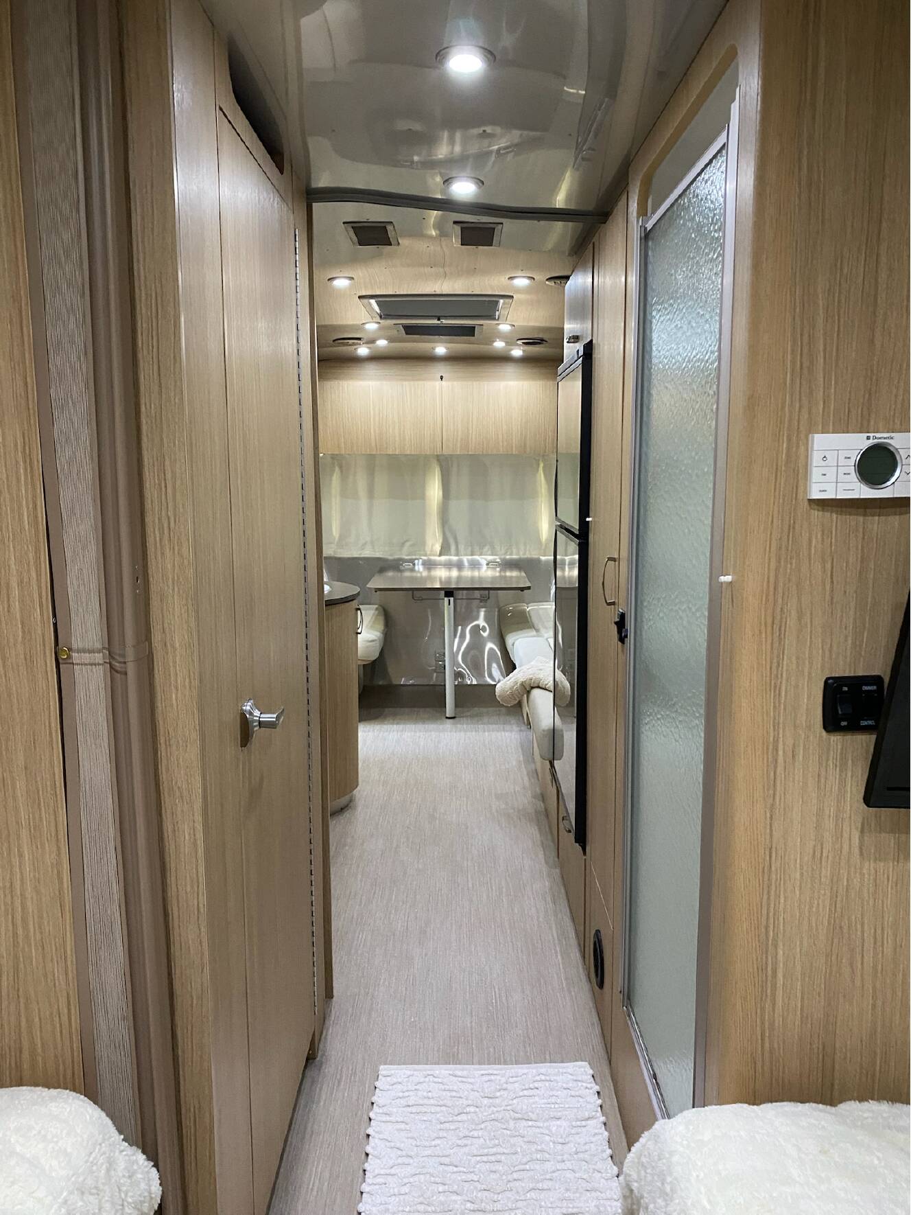 A photo of this 2017 Airstream FLYING CLOUD 23FB TWIN