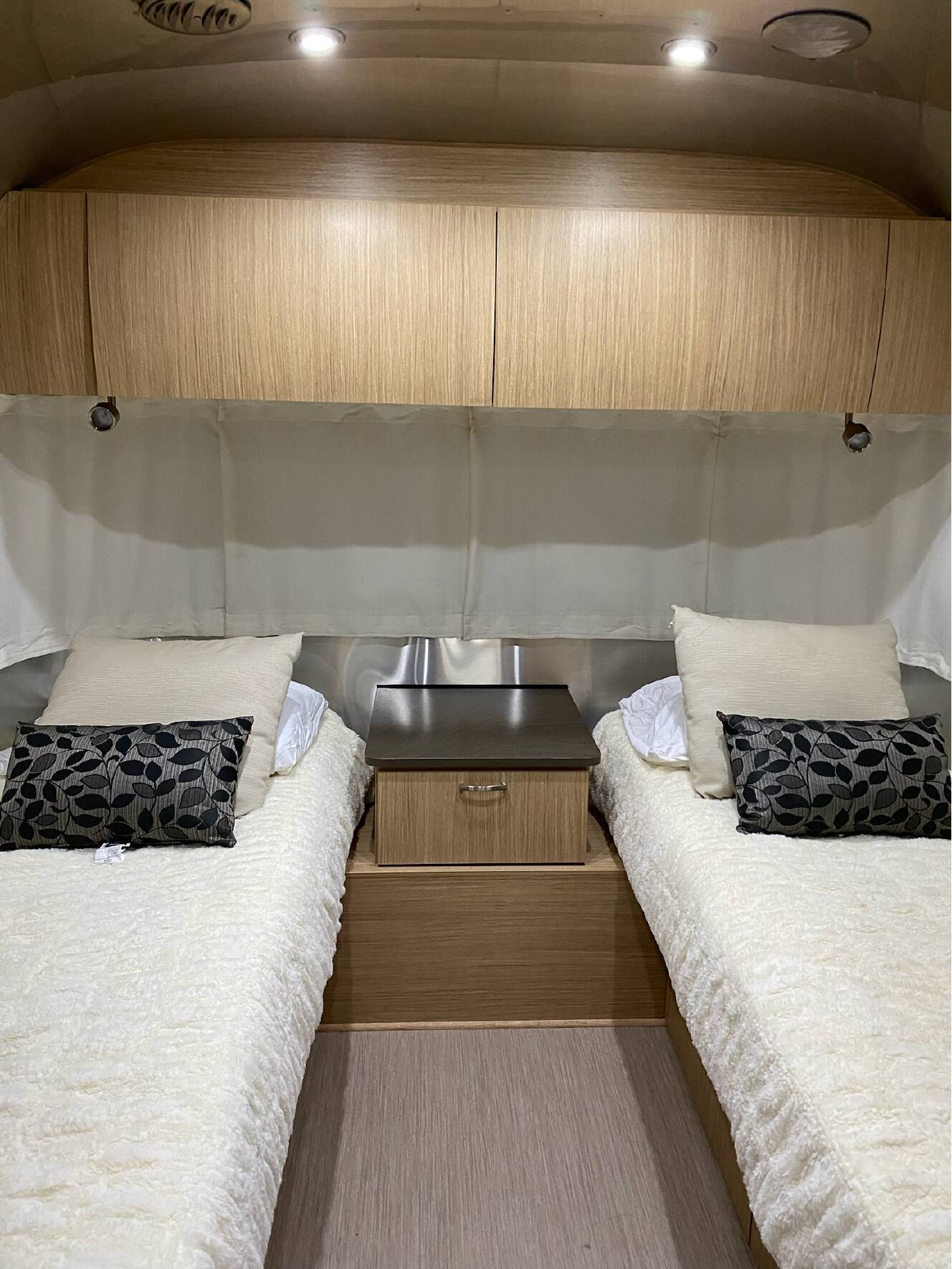 A photo of this 2017 Airstream FLYING CLOUD 23FB TWIN