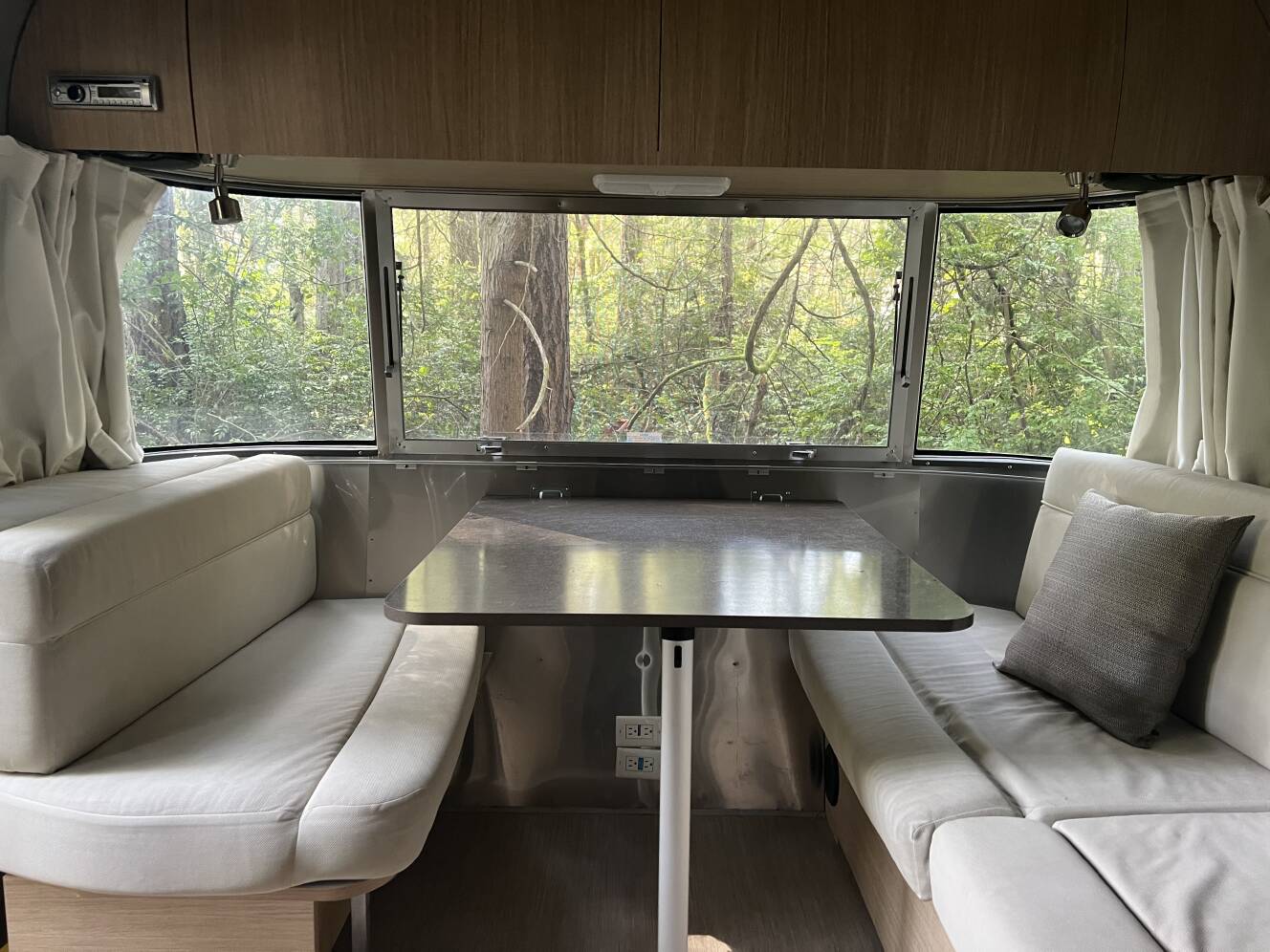 A photo of this 2017 Airstream FLYING CLOUD 23FB TWIN