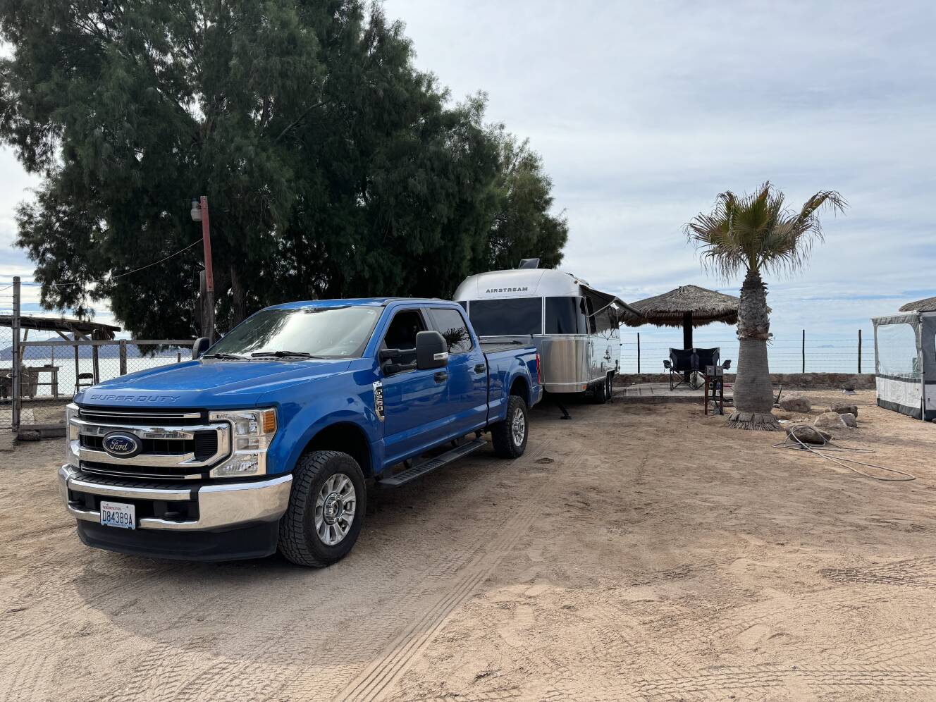A photo of this 2017 Airstream FLYING CLOUD 23FB TWIN