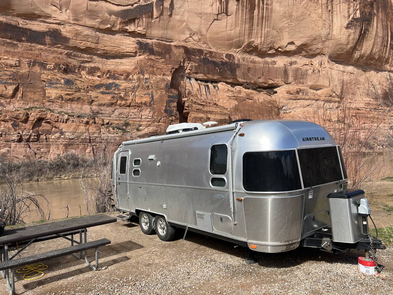 A photo of this 2017 Airstream FLYING CLOUD 23FB TWIN