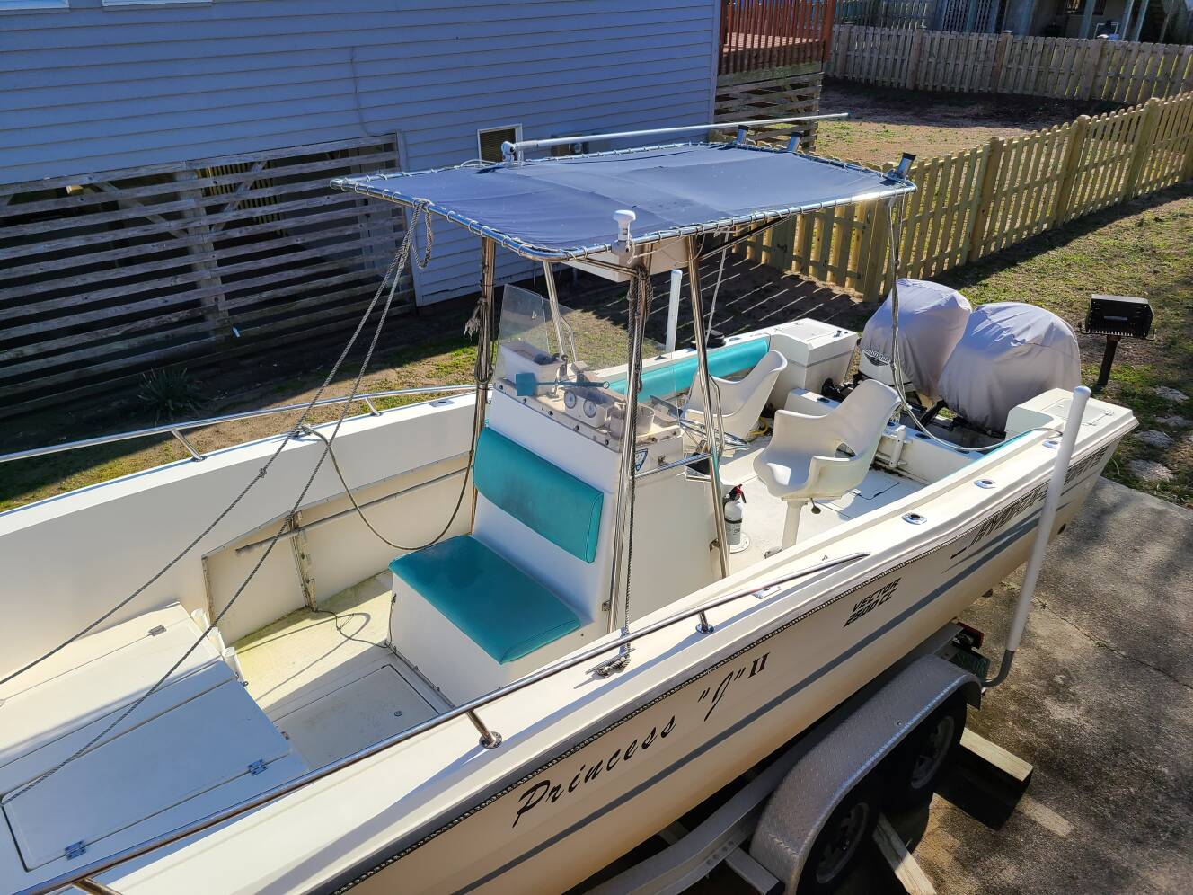A photo of this 1990 Hydra-Sports 2500-Cc