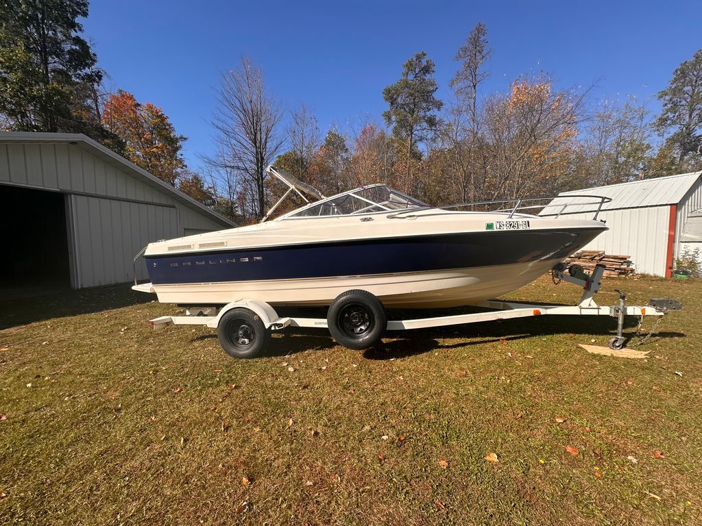 2003 Bayliner 2152 in richfield WI