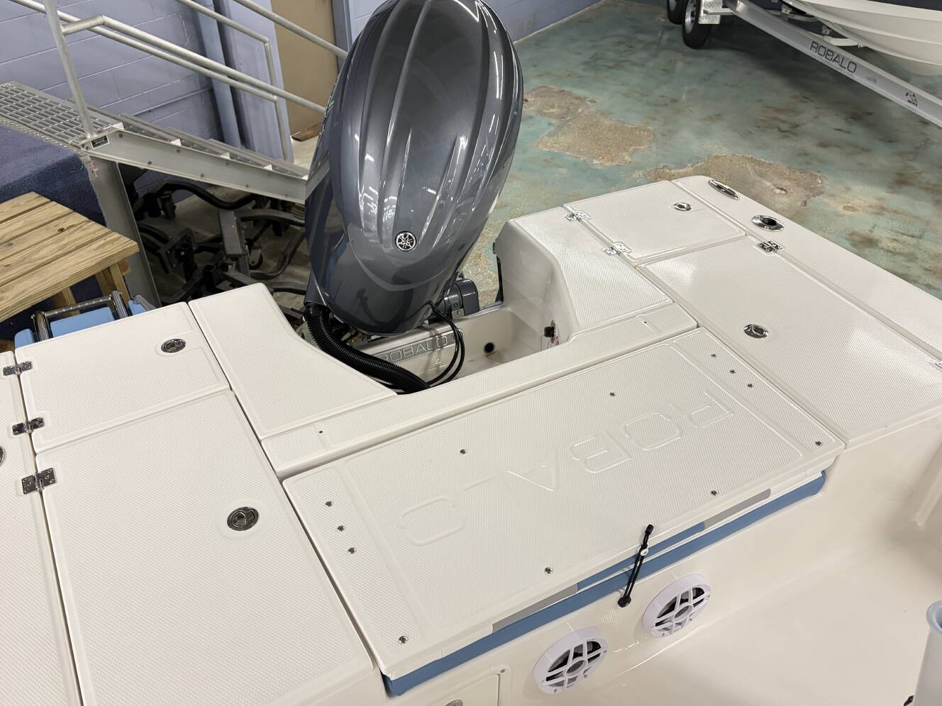A photo of this 2026 Robalo 226 CAYMAN