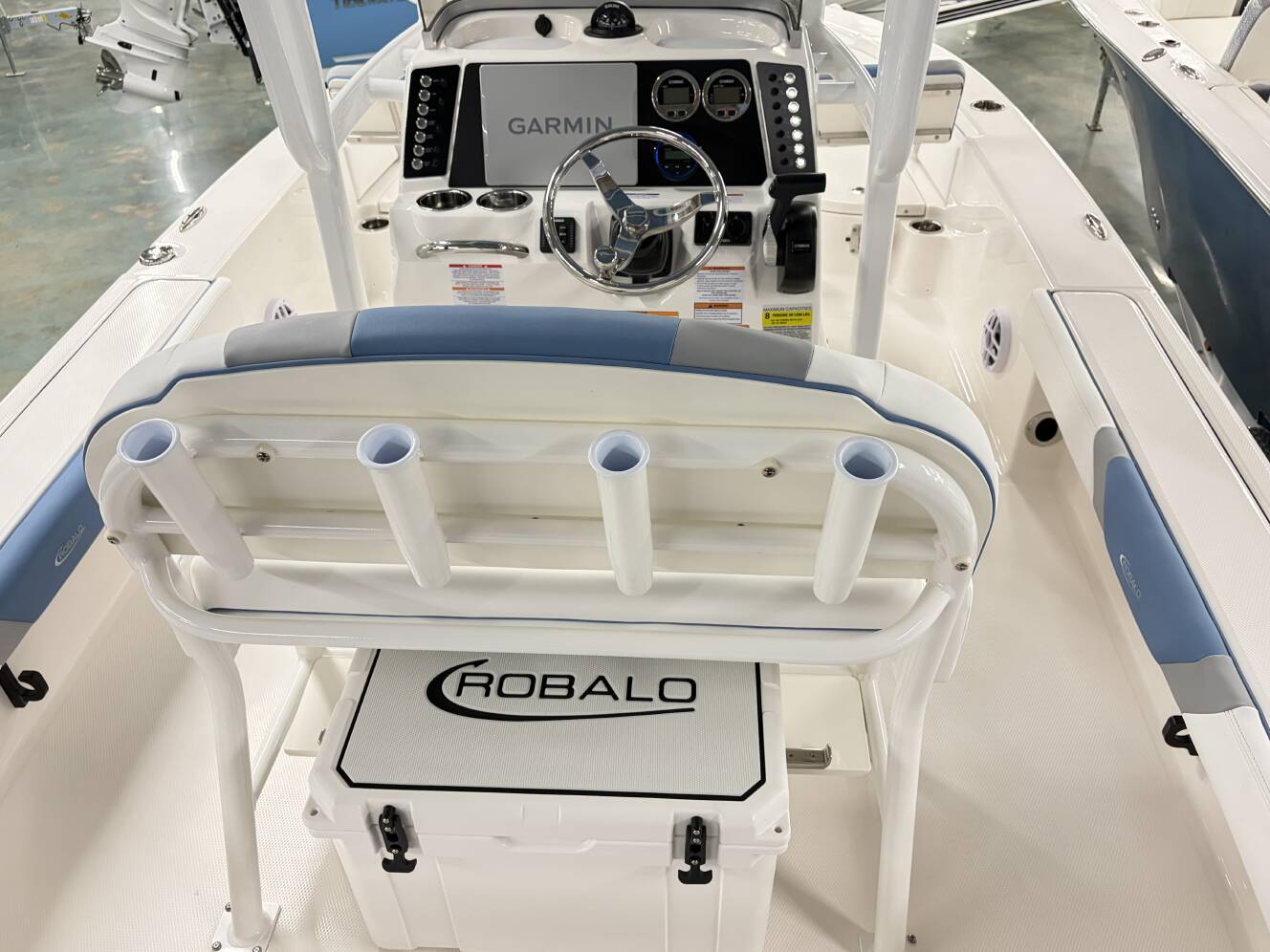 A photo of this 2026 Robalo 226 CAYMAN