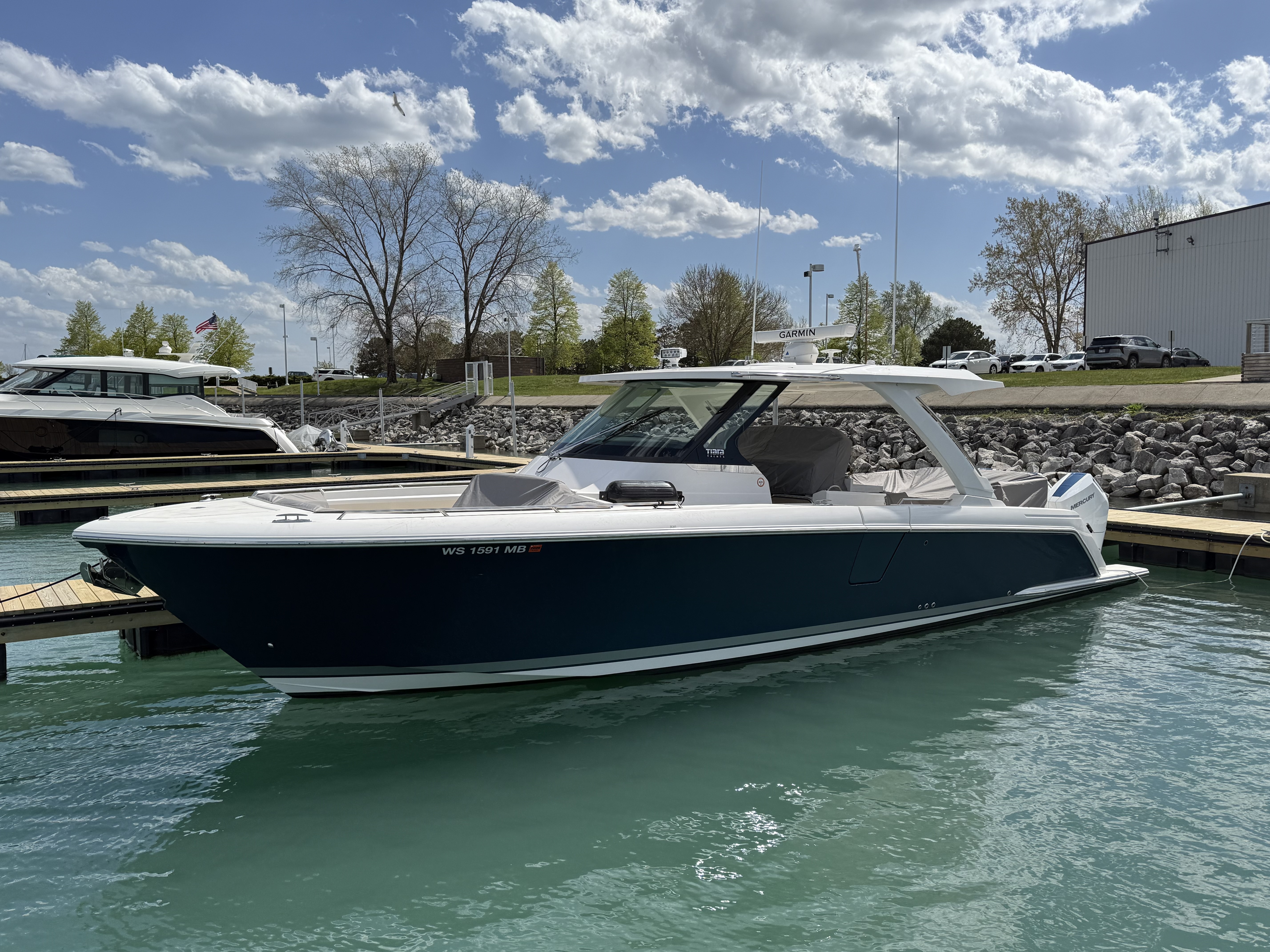2024 Tiara Yachts 38LS NAN in pewaukee WI