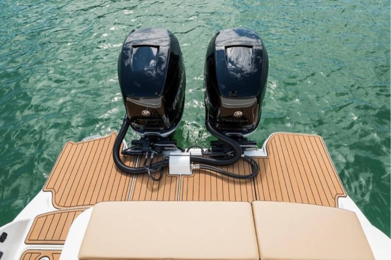 A photo of this 2026 Sea Ray SDX 290 Outboard