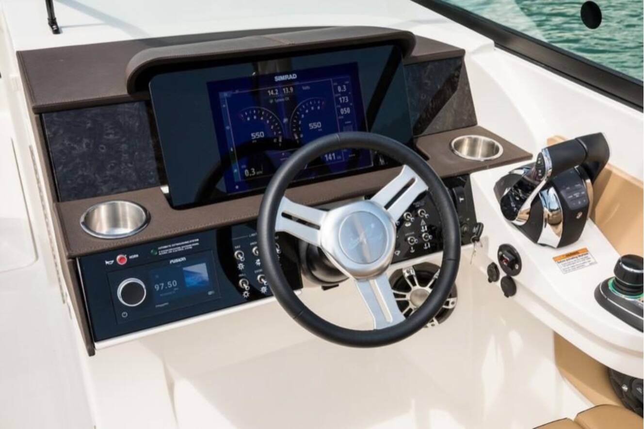 A photo of this 2026 Sea Ray SDX 290 Outboard