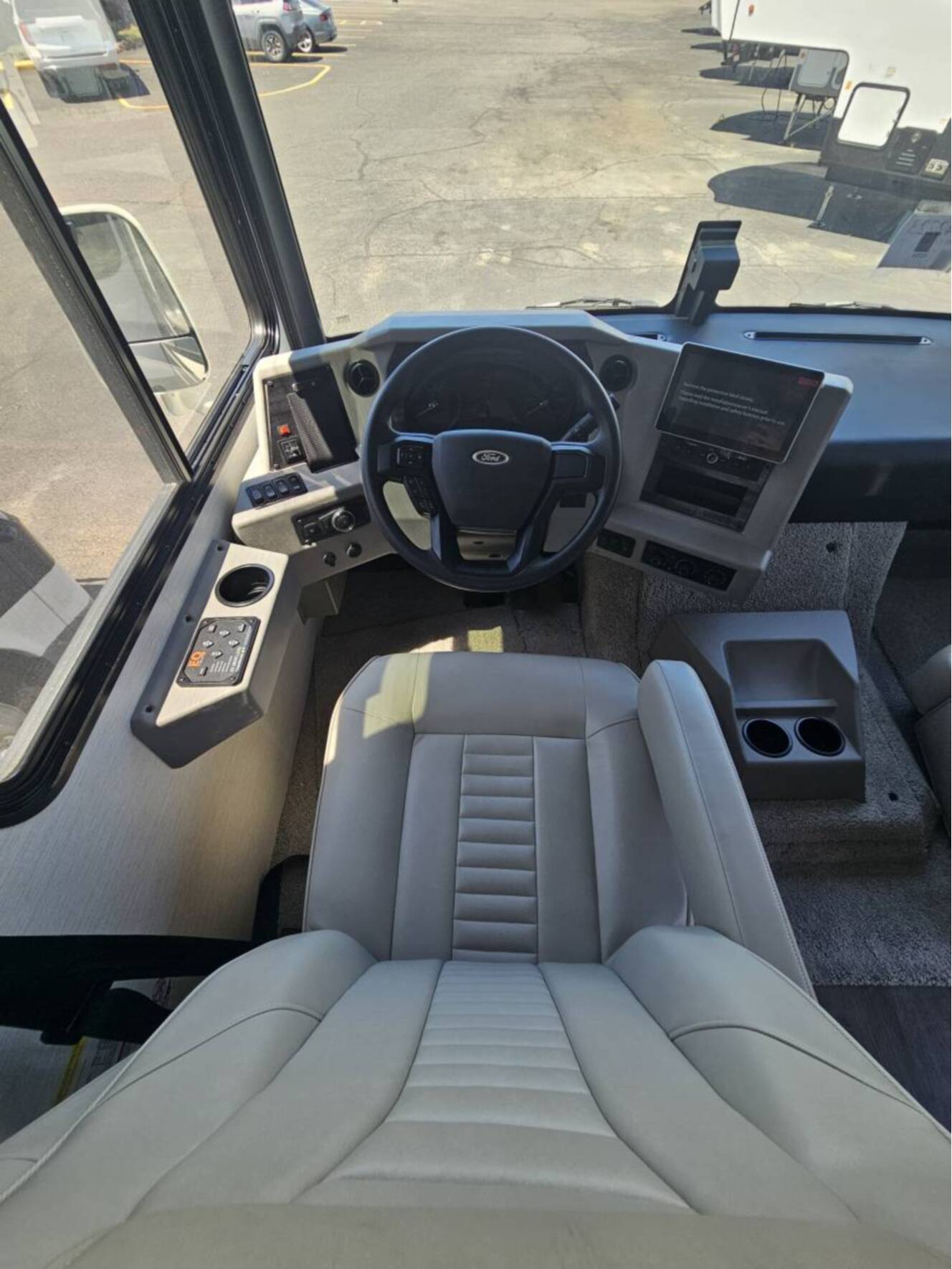 A photo of this 2026 Newmar BAY STAR 3626