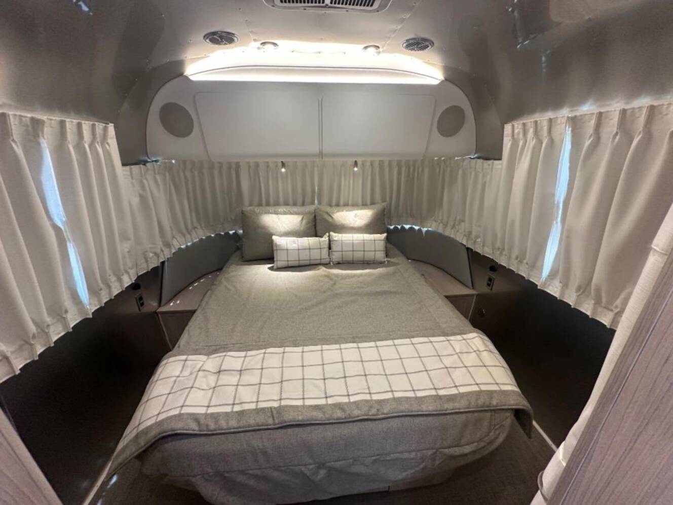 A photo of this 2026 Airstream Globetrotter 27FB
