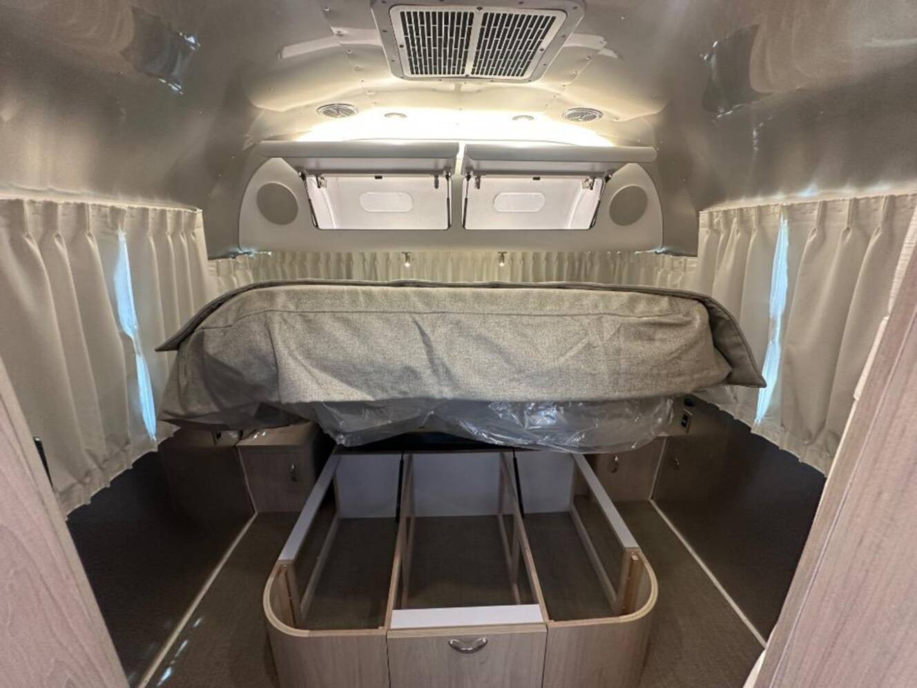 A photo of this 2026 Airstream Globetrotter 27FB