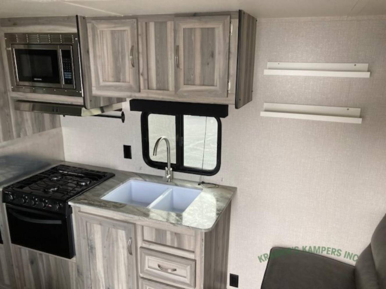 A photo of this 2022 Chinook DREAM D260BH