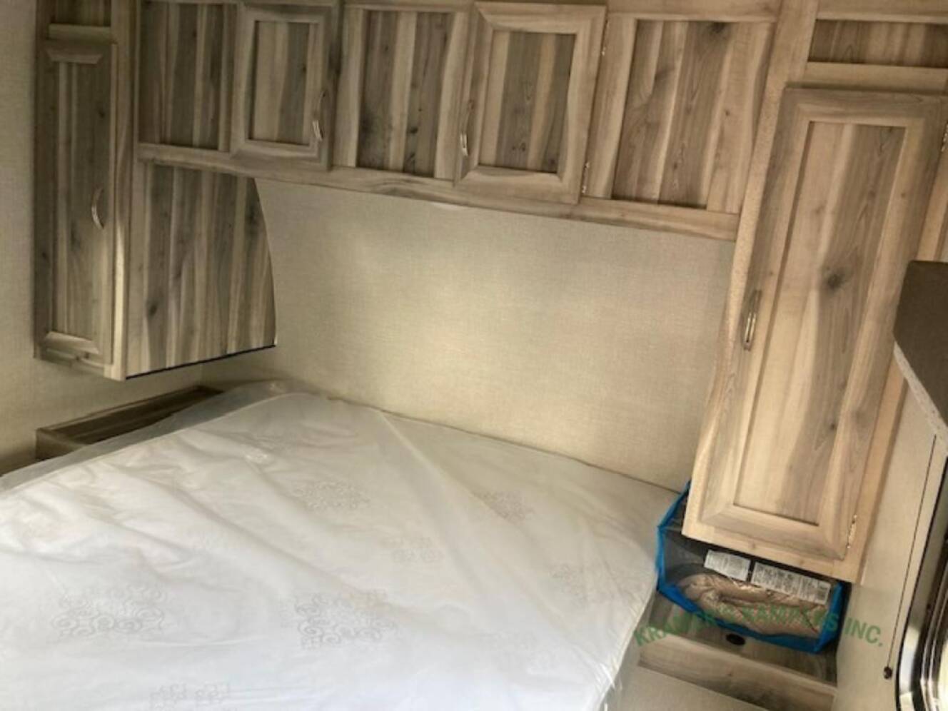 A photo of this 2022 Chinook DREAM D260BH