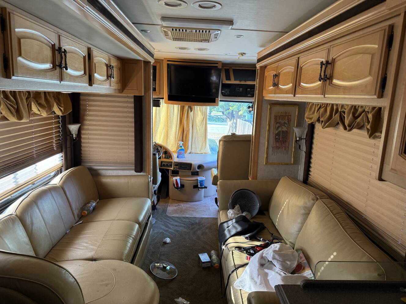 A photo of this 2005 Fleetwood EXCURSION 39J