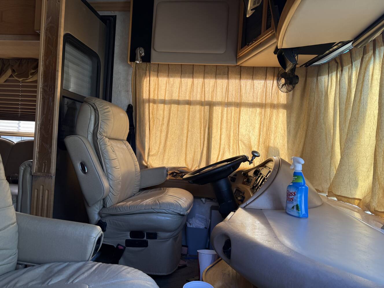 A photo of this 2005 Fleetwood EXCURSION 39J