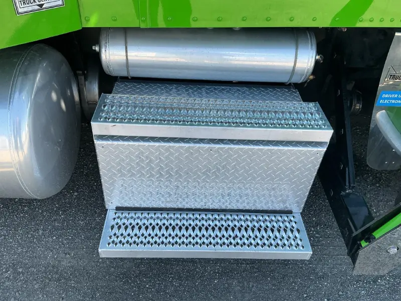2024 PETERBILT 389