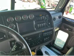 2024 PETERBILT 389